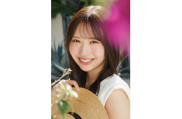 日向坂46藤嶌果歩「願いがかなった」純白ワンピでフレッシュ笑顔 1st写真集先行カット第14弾解禁【果実の歩幅】
