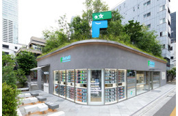 ファミマ、初の旗艦店が東京・麻布台に開店 充実のウェア売場、淹れたてティー…“行きたくなるコンビニ”を形に