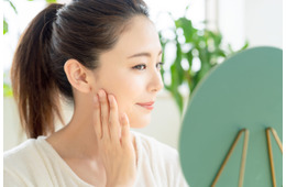 「エッ持ってないの！？」メイク下手な40代女性が「持っていないアイテム」とは（前編）
