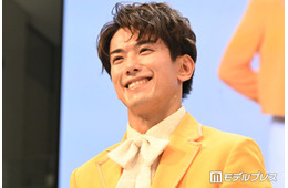 純烈弟分「モナキ」じん、上半身裸で肉体美披露「筋トレの努力が見える」「ムキムキ」の声