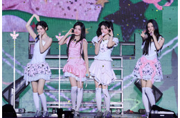 ILLIT、初ライブツアー「PRESS START」日本公演完走 HANA・JISOO＆MOMOKAがサプライズ登場で新曲ステージ披露