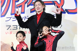 中村獅童＆陽喜・夏幹親子「スパイダーマン」イベント登場で糸放つパフォーマンス披露 息子2人と初登場に「非常に感慨深いです」
