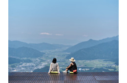 福井・勝山の絶景スポット「JAMテラス」が連日盛況 空中散歩＆景色と楽しむグルメも好評