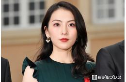 KARA知英、短丈ユニフォームから美ウエストちらり「脚長すぎてびっくり」「圧巻のスタイル」と反響