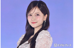 乃木坂46金川紗耶、スラリ美脚際立つミニロンパース姿公開「見惚れるほどの美しさ」「脚の長さが異次元」と反響