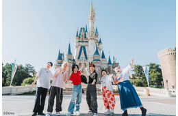 Mrs. GREEN APPLE「テレビ×ミセス」東京ディズニーリゾートでコラボイベント＆びしょ濡れアトラクション満喫 これからの夢語る貴重トークも