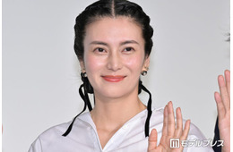 柴咲コウ、美肌輝くシースルードレス＆キャミワンピ姿に絶賛の声「ギャップに見惚れちゃう」「可愛すぎる」