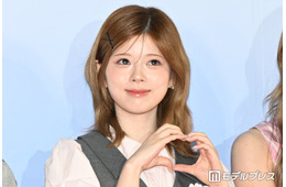 NiziUリク、雰囲気ガラリの黒髪姿公開「妖精みたいな透明感」「新鮮で可愛い」と反響