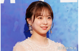 AKB48グループ4代目総監督、美ウエスト際立つ衣装ショット公開「まるでお人形さん」「引き締まっててすごい」と反響
