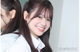 「今日好き」米澤りあ、ミニスカから美脚スラリ「スタイル良すぎ」「脚まっすぐで綺麗」の声