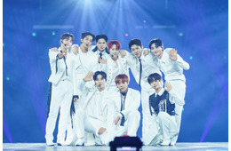 Wanna One、9年ぶり降臨に歓声＆伝説蘇るパフォーマンス 不在メンバーの思い乗せ「次は必ず一緒に」【KCON LA 2026】