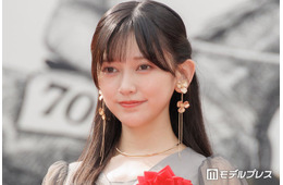 乃木坂46池田瑛紗、美脚際立つミニ丈衣装ショットに絶賛の声「透明感すごい」「人魚姫みたい」