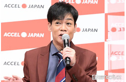 名倉潤「写真撮ろうよと言って頂き感動」妻・渡辺満里奈＆大物芸能人との3ショット公開「豪華すぎる」「喜びが伝わってくる」と反響