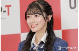 AKB48佐藤綺星、ノースリミニワンピから美脚スラリ「モノトーンで大人可愛い」「透明感レベチ」と反響