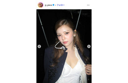 TWICEジョンヨン、ショーパンから圧巻美脚スラリ「異次元のスタイル」「何頭身？」と絶賛の声