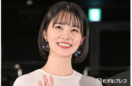 朝ドラ「あんぱん」出演女優、美脚際立つミニワンピ姿に反響「頭身バランスバグってる」「身体の半分以上脚」