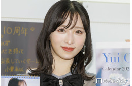 AKB48小栗有以、美脚際立つミニスカ衣装ショット公開「脚長すぎて二度見」「完璧なスタイル」と反響