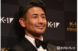 魔裟斗、妻・矢沢心と石垣島での2ショット披露「絵になる」「憧れの2人です」の声