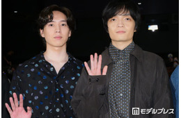 坂東龍汰＆岡山天音、お互いに「天才」ステージ上で褒め合い「この舞台挨拶きもいかも（笑）」【我々は宇宙人】