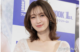 第1子妊娠の藤井サチ「だいぶ大きくなりました」ふっくらお腹ショット公開「美しい」「マタニティコーデが素敵」と反響