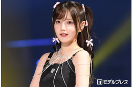 登録者数140万超美人YouTuber、美脚のぞく秋コーデに反響「ロングブーツがおしゃれ」「スタイル良すぎ」の声