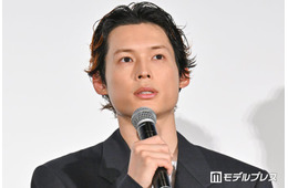 SixTONES松村北斗、今田美桜の配慮に感激「優しいんですよ本当に」意外な裏話で笑い誘う【白鳥とコウモリ】