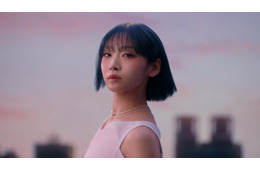 HANA・JISOO、初ソロCM出演で改めてメンバーの大事さ実感 ソロデビュー曲「Movie Star」初公開・友情出演ゲストも