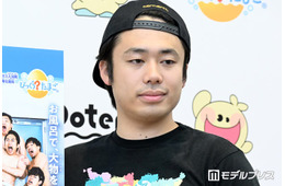フィッシャーズ・シルクロード「ひぃじいちゃん・ひぃばあちゃんの家へ」息子との2ショット公開「大きくなっててびっくり」「優しいパパの顔してる」と反響