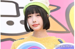 あの、ミニスカ衣装からスラリ美脚「破壊力すごい」「脚長すぎる」の声