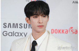 SEVENTEENドギョム、丸刈り姿に反響「新鮮」「頭の形まで綺麗」