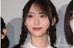 乃木坂46弓木奈於「今回は甥っ子とも一緒に行きました」美脚スラリのミニスカコーデで推し活「可愛すぎる」「脚長くて綺麗」