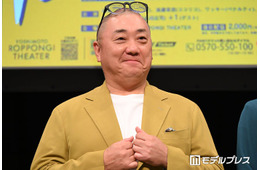 2児の父・山本圭壱、1歳長女・にこりちゃんとの“おこ顔”披露「癒し効果抜群」「公園にお出かけかな？」の声