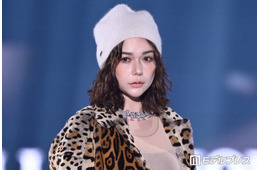 村重杏奈、レオパード柄コートで存在感「かっこよすぎ」「雰囲気違う」と反響【TGC2026A/W】