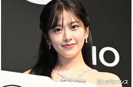 IVEユジン、美脚のぞく超ミニホルターネックドレス姿披露「妖精みたい」「着こなせるのさすが」と反響