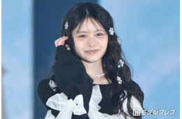 櫻坂46浅井恋乃未「ガルアワ」初登場 大ぶりリボン×ドット柄ボトムスで美スタイル輝く「似合いすぎ」「小顔際立つ」と反響【ガルアワ2026A/W】