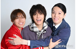 “室三兄弟”龍太・たつき・将也、約14年ぶりの共演で実感した互いの成長とは “素の距離感”垣間見えるエピソード続々「家族LINEができたのはここ1年」【「ムロ家のアカンタレ」インタビュー前編】