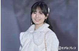 日向坂46小坂菜緒、白のふわもこトップス×ロングスカートで甘さ全開「悶絶級の可愛さ」「見とれちゃう」と反響【ガルアワ2026A/W】