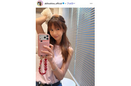 ほしのあき、ミッキートレーナー×ショーパンで圧巻の美脚披露「スタイル抜群」「真っ直ぐで綺麗」の声