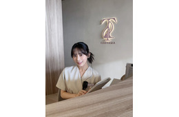 Netflix「ダウンタイム」美人受付役で話題・安田乙葉って？「ノブロックTV」でも注目の女優 役作りの参考は通っている美容クリニック【注目の人物】
