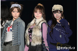 おさき・さくら・MINAMI、美脚際立つミニ丈コーデで魅了 仲睦まじいポーズも披露【TGC北九州2026】