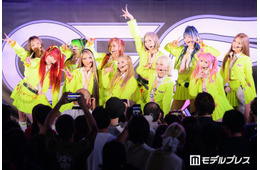 ギャルパフォーマンスグループ・GALEDGE.、渋谷でデビュー曲を初披露「熱く演技指導してくださった」山田孝之とのMV撮影振り返る