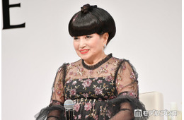 黒柳徹子「実は私は富士額」楽屋でのレアな“デコ出しショット”公開「初めて見たかも」「髪の毛お綺麗で羨ましい」