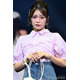 CUTIE STREET古澤里紗、ビッグリボンがお似合い 爽やかピンクシャツ着こなす【オキコレ2025】