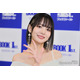 岡田紗佳、ホルターネックで色白美肌見せ「透明感すごい」「女神降臨」と反響