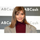 ローラ、ヘソ出しタンクトップ姿での米収穫ショット公開「農作業のイメージ変わる」「かっこいい」の声
