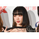 LE SSERAFIMチェウォン、日本での地下鉄ショットに反響「雑誌の表紙みたい」「絵になる」