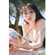乃木坂46川崎桜、ビキニ姿で読書を楽しむ 1st写真集封入ポストカード第2弾公開【エチュード】