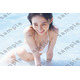 乃木坂46川崎桜、海の中で横たわる白ビキニショット 1st写真集封入ポストカード第4弾公開【エチュード】