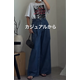今、履くだけでオシャレ見えするワイドデニム。美しいシルエットは白Ｔ合わせでこなれ感アップ【40代の毎日コーデ】