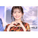 久間田琳加、大胆背中開き夏コーデ公開「ヘルシーな色気が素敵」「バックショットに見惚れる」と絶賛の声